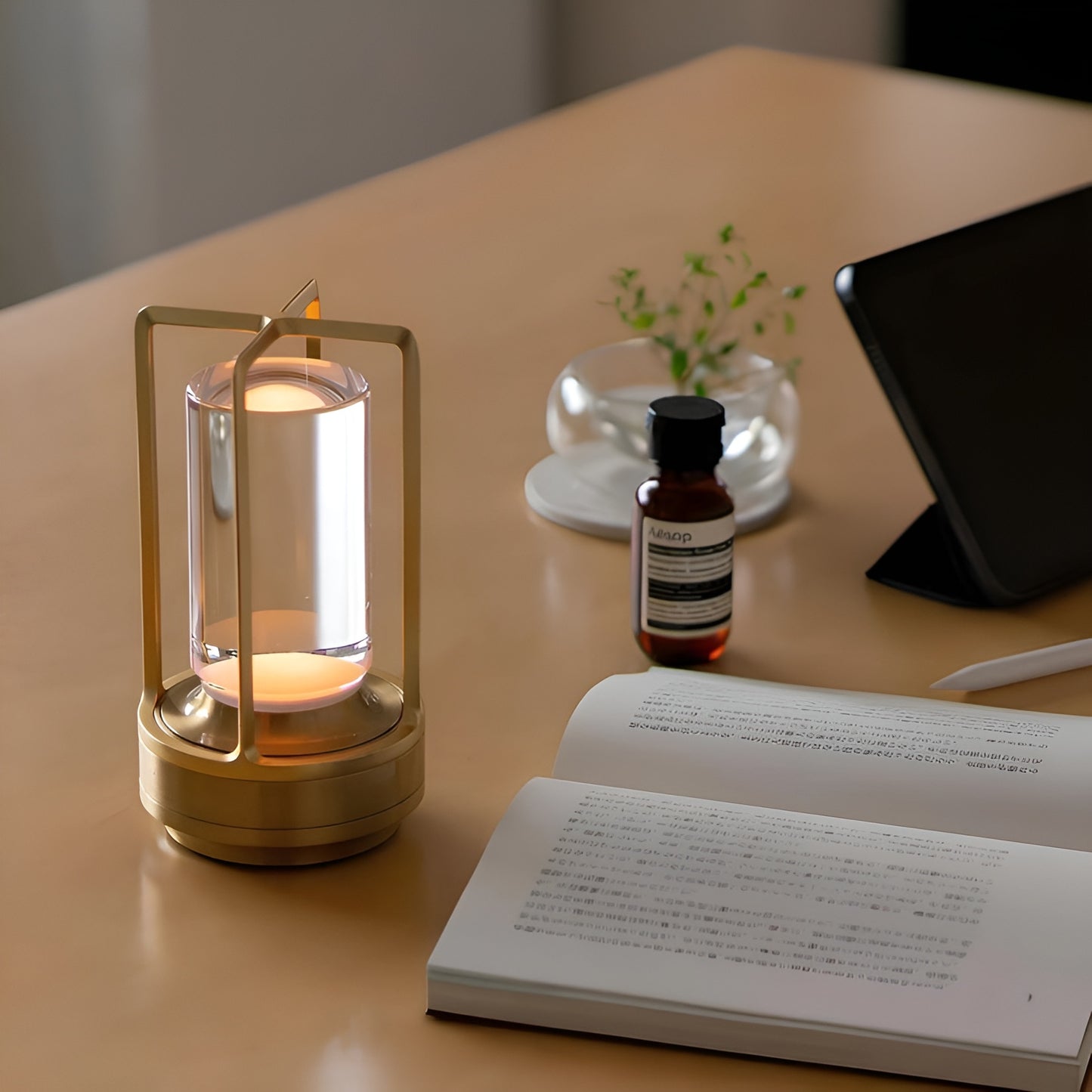 Kage Crystal Lamp